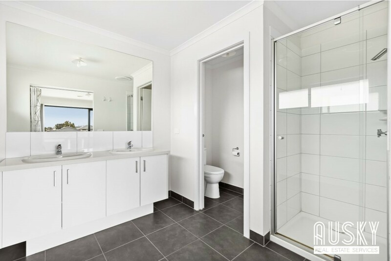 90 Grassbird Drive, Point Cook VIC 3030 — photo 5