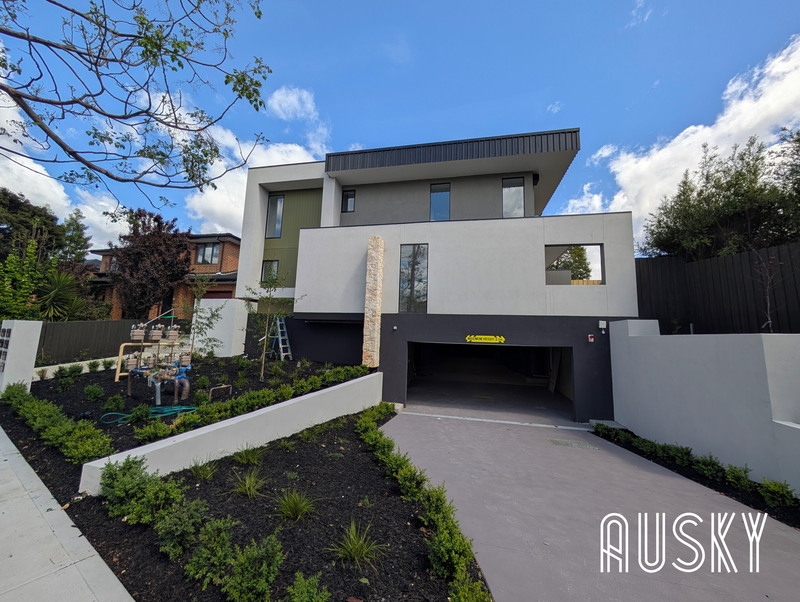 2 Saxon Street, Doncaster VIC 3108