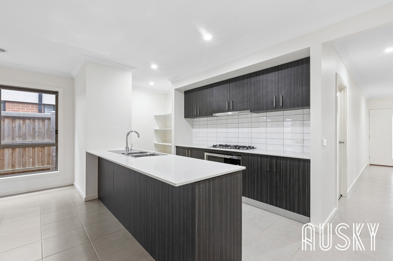 27 Aldinga Avenue, Point Cook VIC 3030 — photo 5