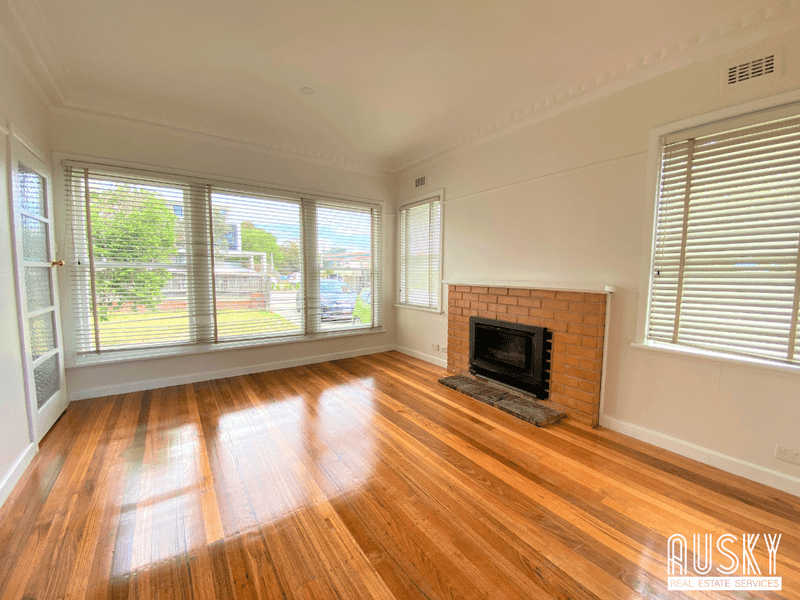 19 Canterbury Road, BLACKBURN VIC 3130 — photo 2