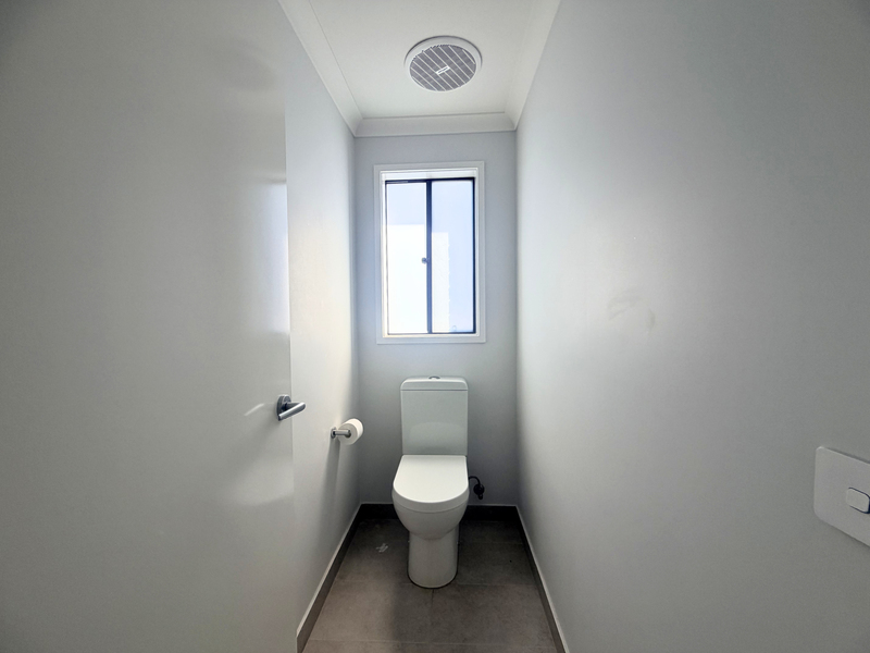 152 Waterhaven Boulevard, Point Cook Vic 3030 — photo 9