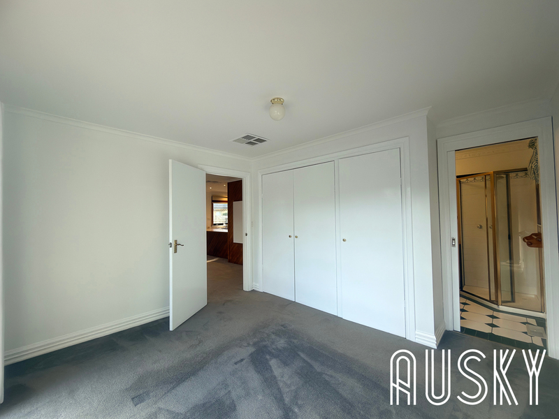 1/10 Cook Road, Mitcham Vic 3132