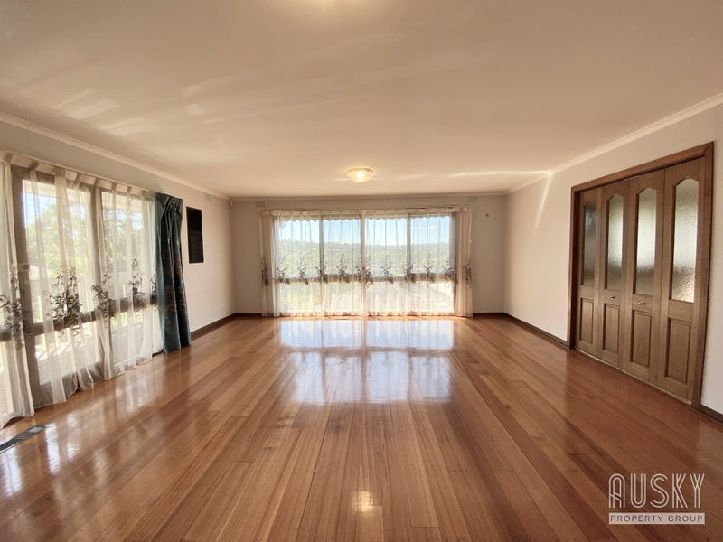 24 Romilly Avenue, TEMPLESTOWE LOWER VIC 3107 — photo 3
