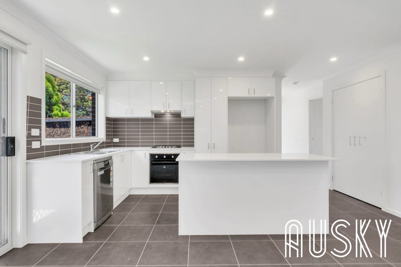 15 Addison Close, Officer VIC 3809 — photo 3