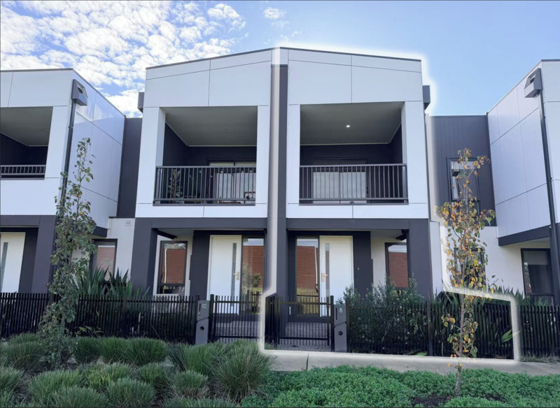 8 Sherlock Walk, Officer VIC 3809