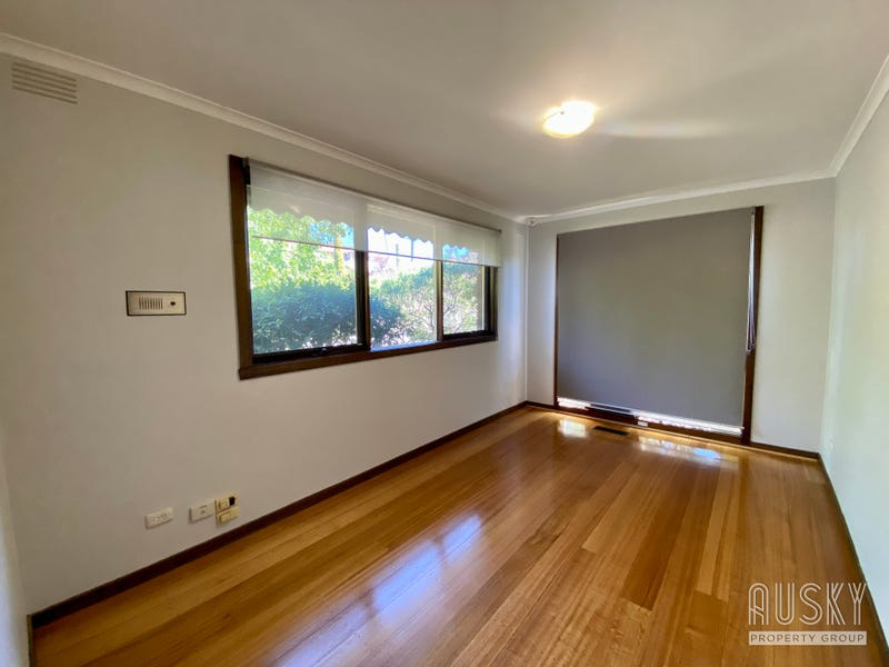 24 Romilly Avenue, TEMPLESTOWE LOWER VIC 3107 — photo 5