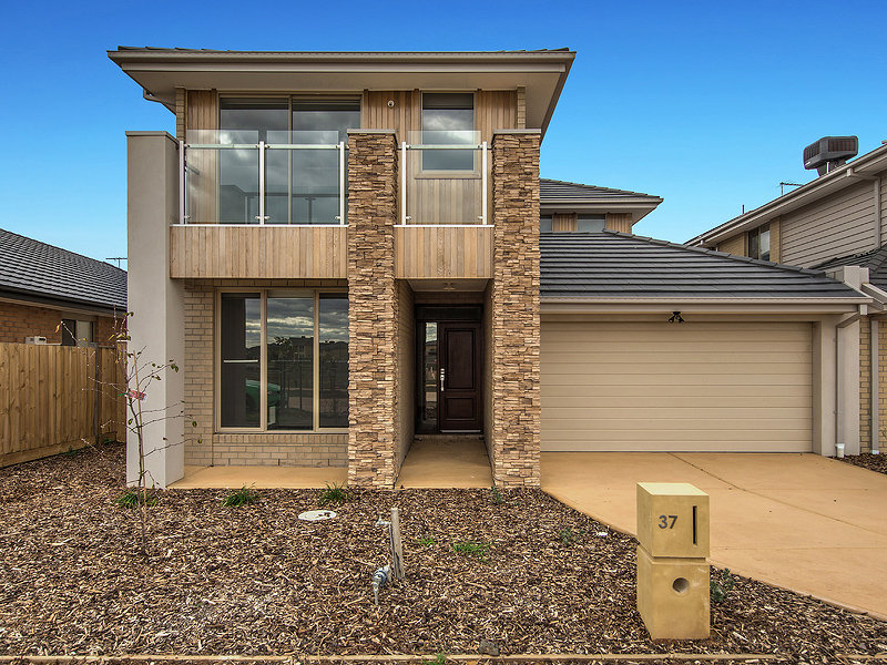 37 Rhode Island Close, POINT COOK VIC 3030