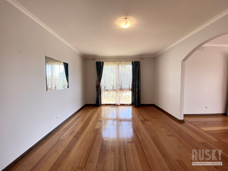 24 Romilly Avenue, TEMPLESTOWE LOWER VIC 3107 — photo 4