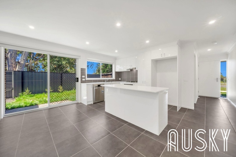 15 Addison Close, Officer VIC 3809 — photo 2