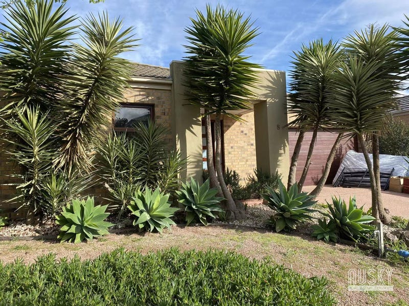 8 Nossal Drive, POINT COOK VIC 3030