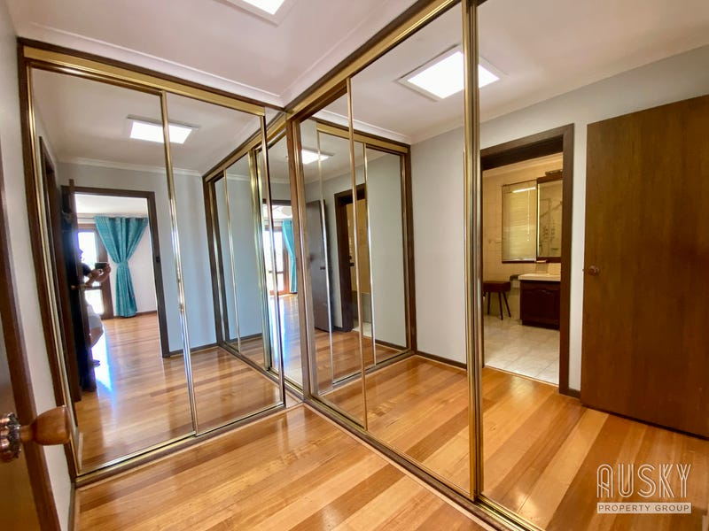 24 Romilly Avenue, TEMPLESTOWE LOWER VIC 3107 — photo 11