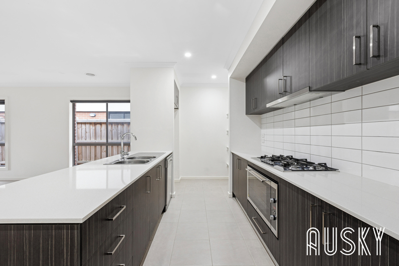 27 Aldinga Avenue, Point Cook VIC 3030 — photo 6