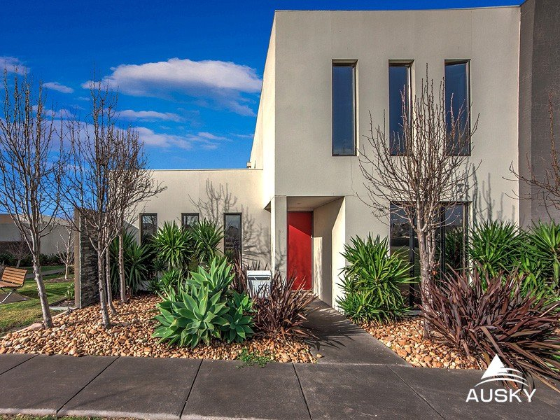 88 Signature Boulevard, SANCTUARY LAKES VIC 3030