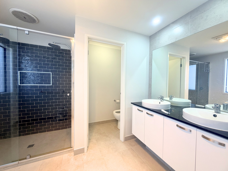 152 Waterhaven Boulevard, Point Cook Vic 3030 — photo 16