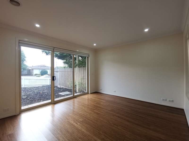 1/28-30 Chivers Avenue, GLEN WAVERLEY VIC 3150