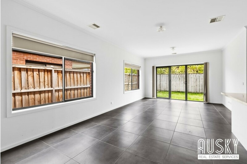 90 Grassbird Drive, Point Cook VIC 3030 — photo 3