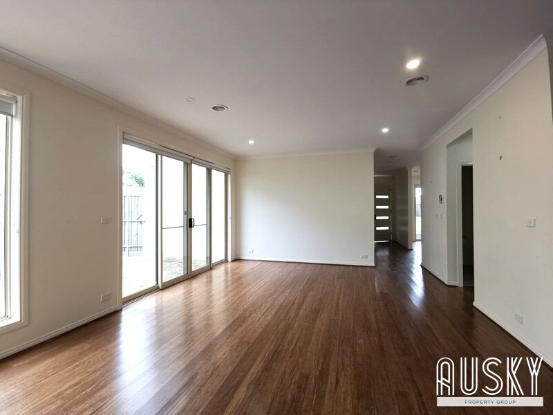 1/28-30 Chivers Avenue, GLEN WAVERLEY VIC 3150 — photo 4