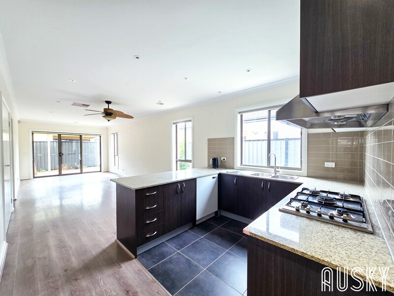 13 Legacy Drive, Truganina VIC 3029