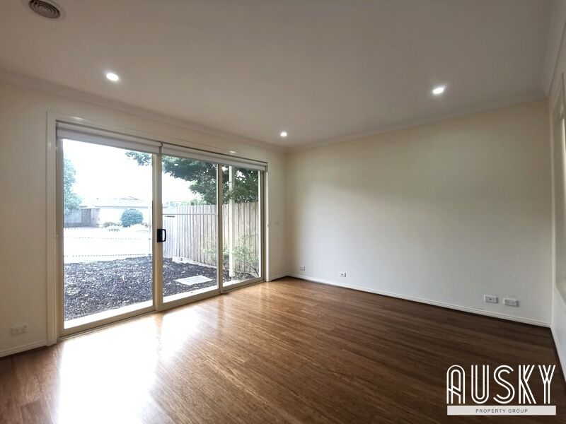 1/28-30 Chivers Avenue, GLEN WAVERLEY VIC 3150