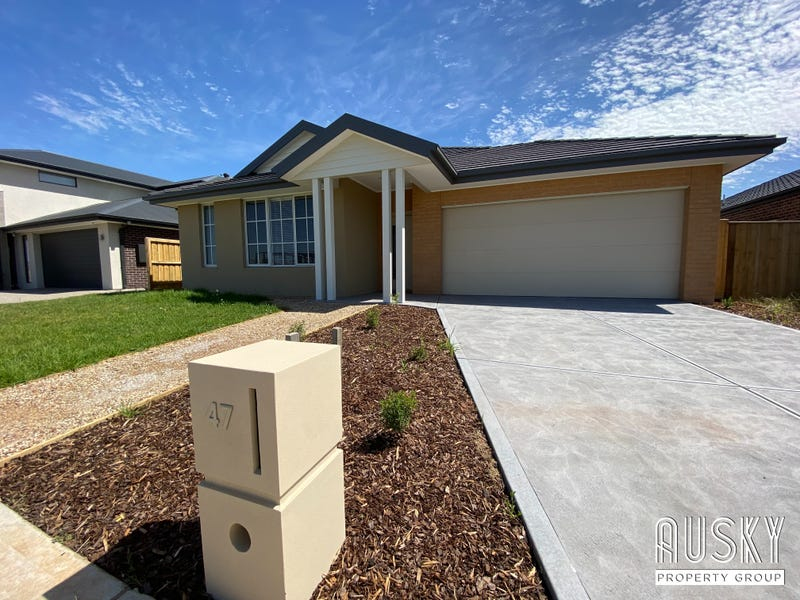 47 Rondo Drive, MANOR LAKES VIC 3024