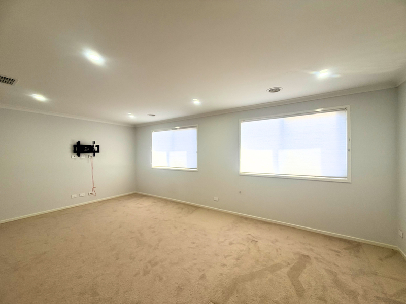 152 Waterhaven Boulevard, Point Cook Vic 3030 — photo 11