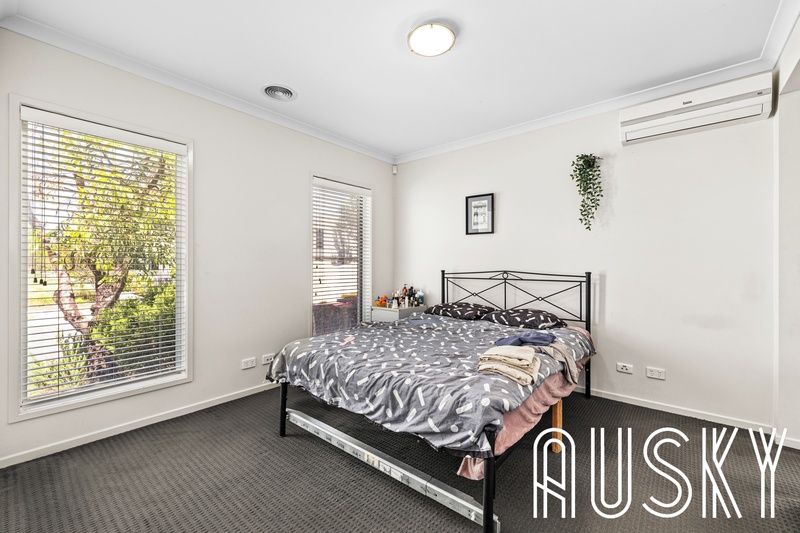 8 Lure Avenue, Point Cook VIC 3030 — photo 7