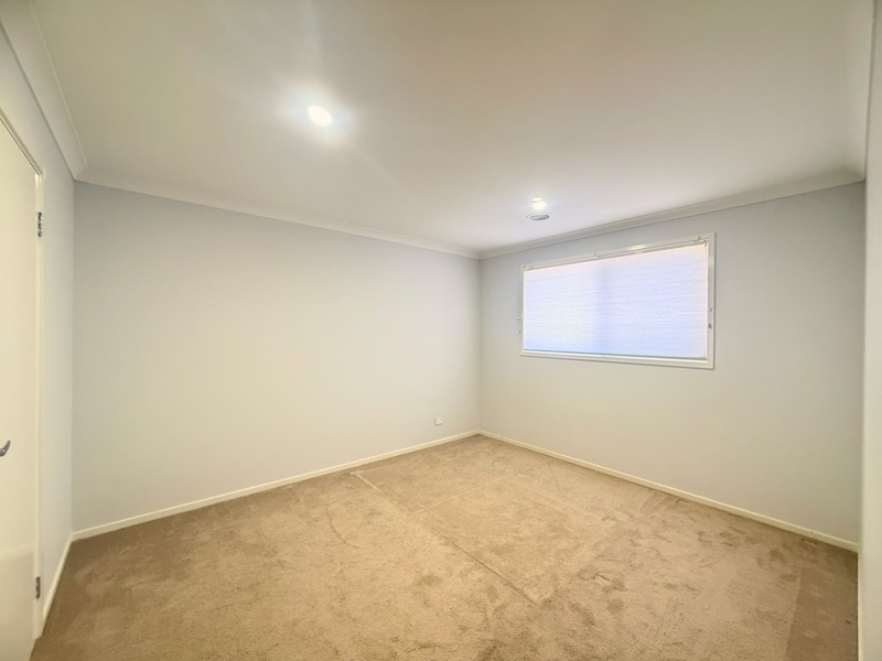 152 Waterhaven Boulevard, Point Cook Vic 3030 — photo 7
